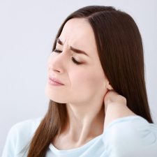 When to See Your Chiropractor for Neck Pain Treatment